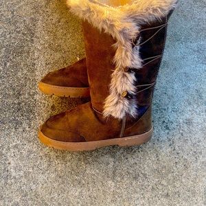 Tall Ugg-like Boots